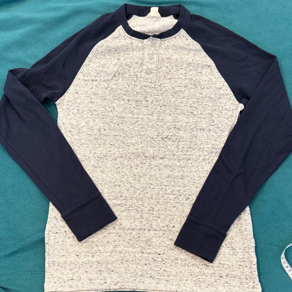 Aeropostale Gray and Blue Long Sleeve Henley Shirt. Size Medium